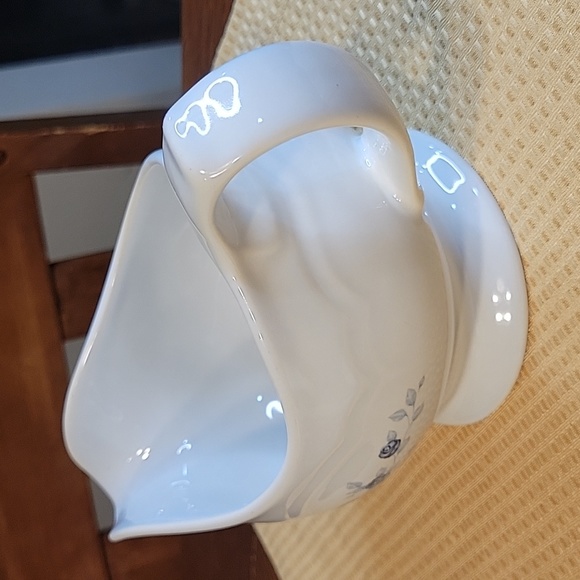 Pfaltzgraff Vintage Poetry Blue Roses ~ Floral Pattern Gravy Server - Picture 4 of 5